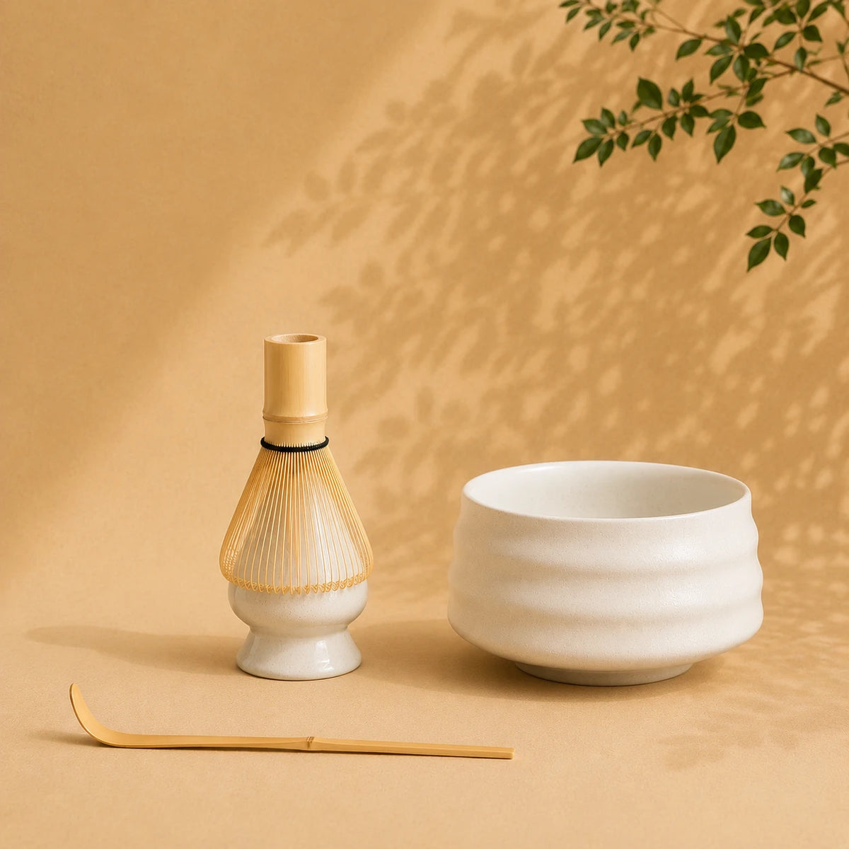 Set matcha Mugon blanc zen - bol grès épuré format 180 ml avec support assorti sur fond beige